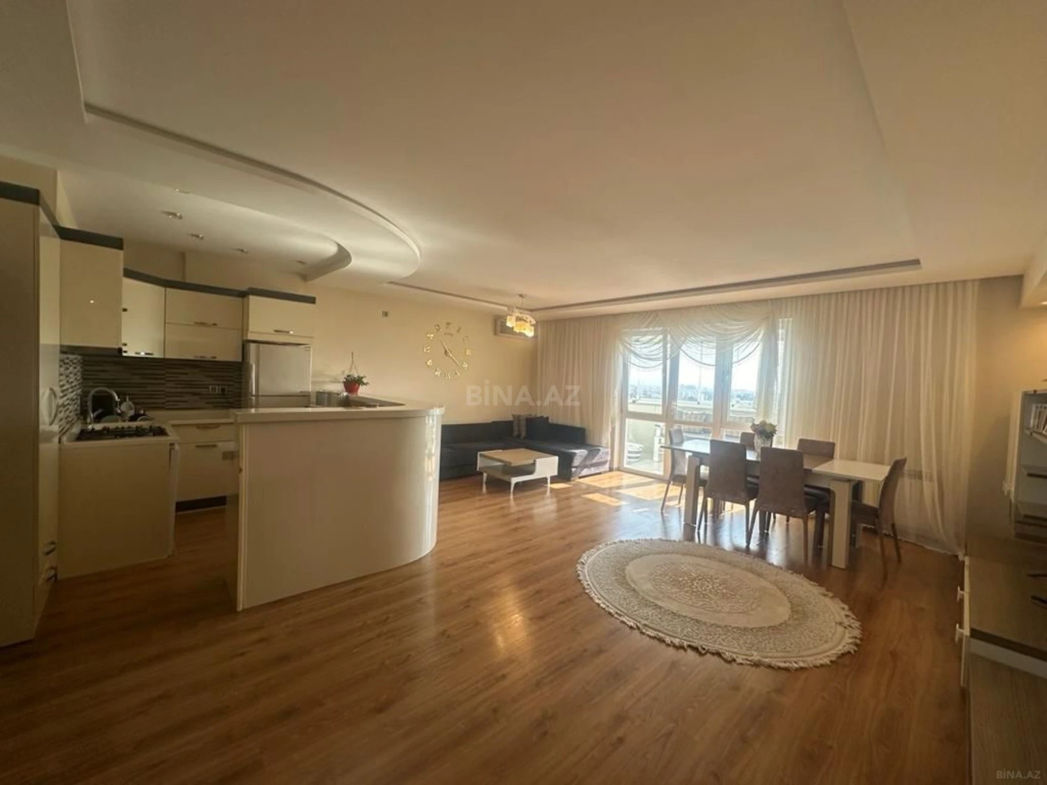 Kirayə verilir 3 otaqlı mənzil 141 m²