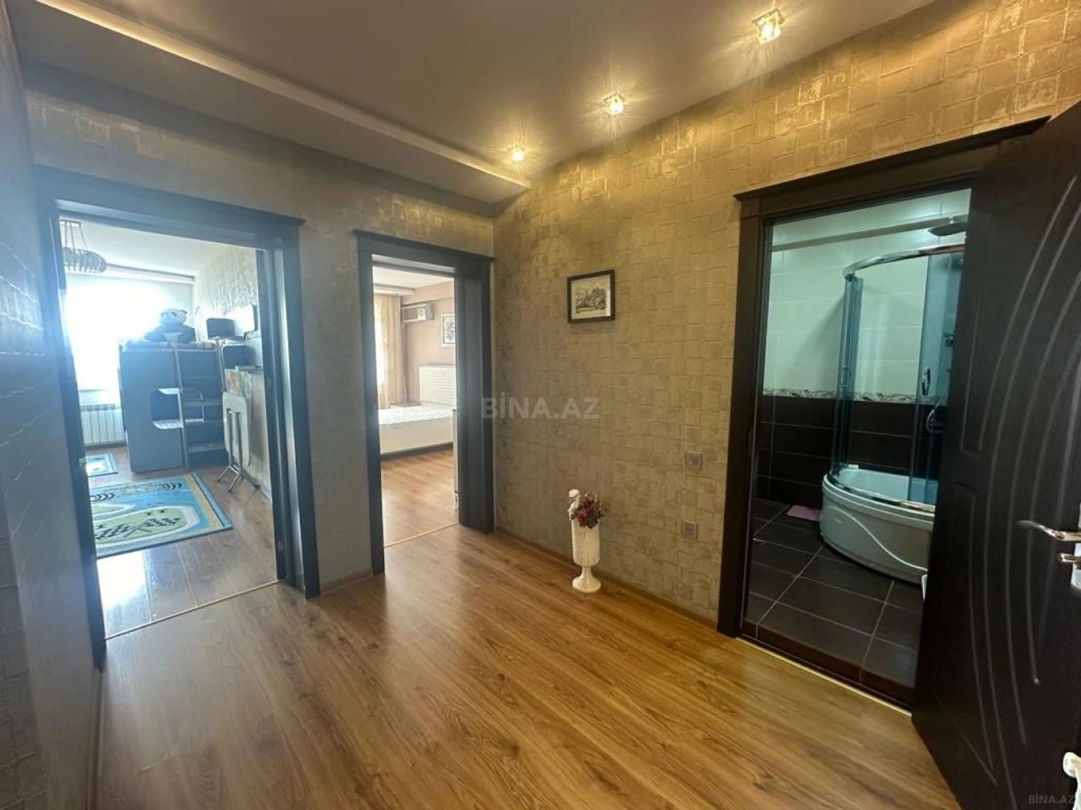 Kirayə verilir 3 otaqlı mənzil 141 m²