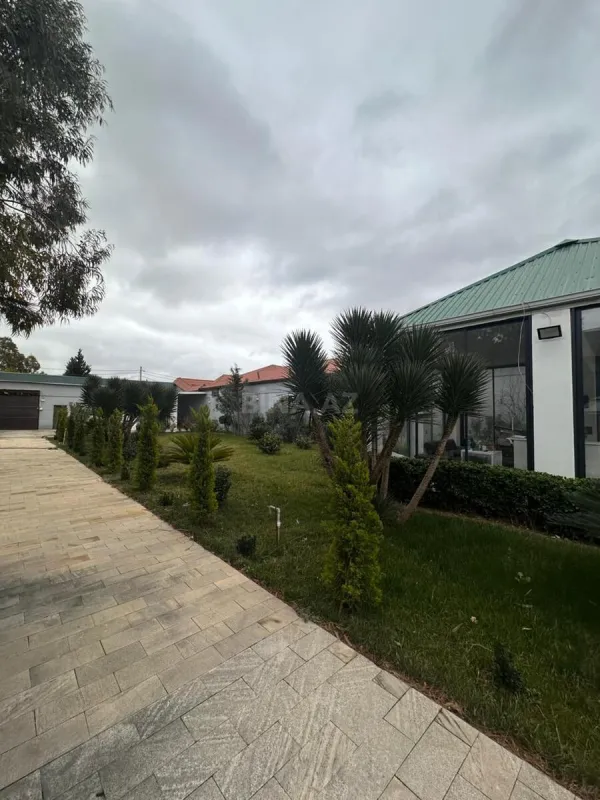 Kirayə verilir 5 otaqlı həyət evi 200 m²