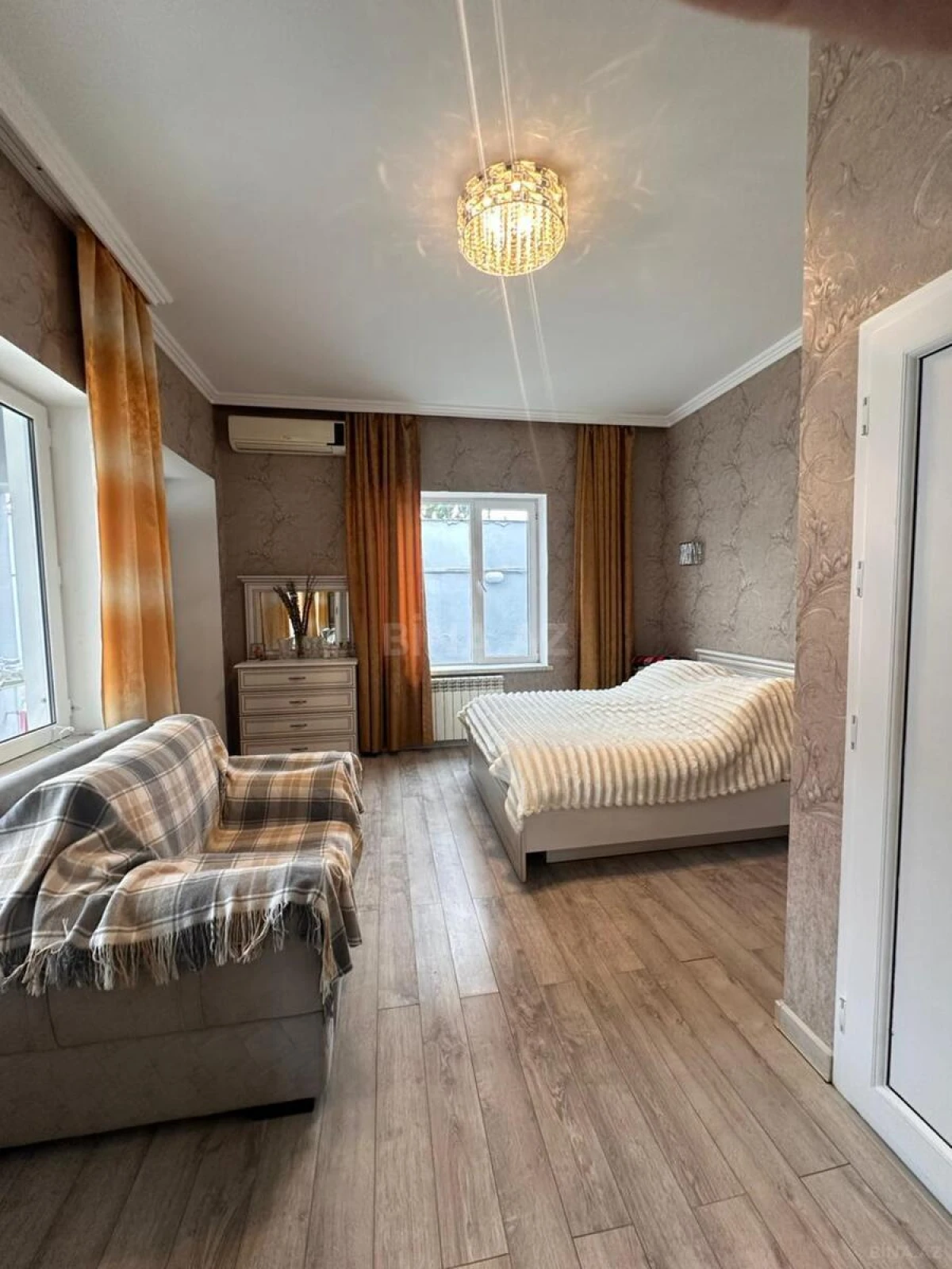 Kirayə verilir 5 otaqlı həyət evi 200 m²