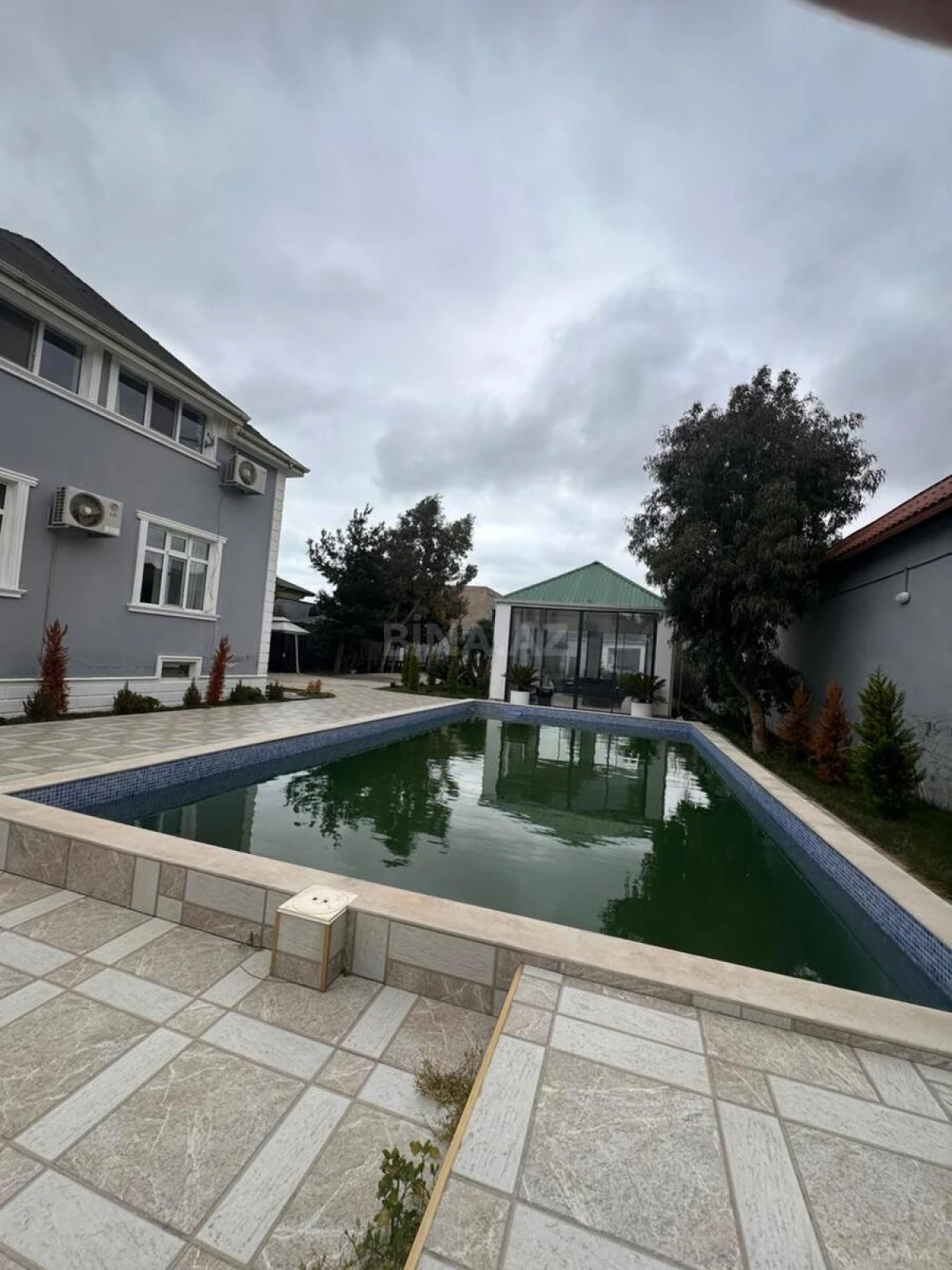 Kirayə verilir 5 otaqlı həyət evi 200 m²