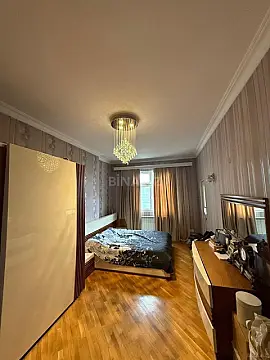 Satılır 3 otaqlı mənzil 122 m²