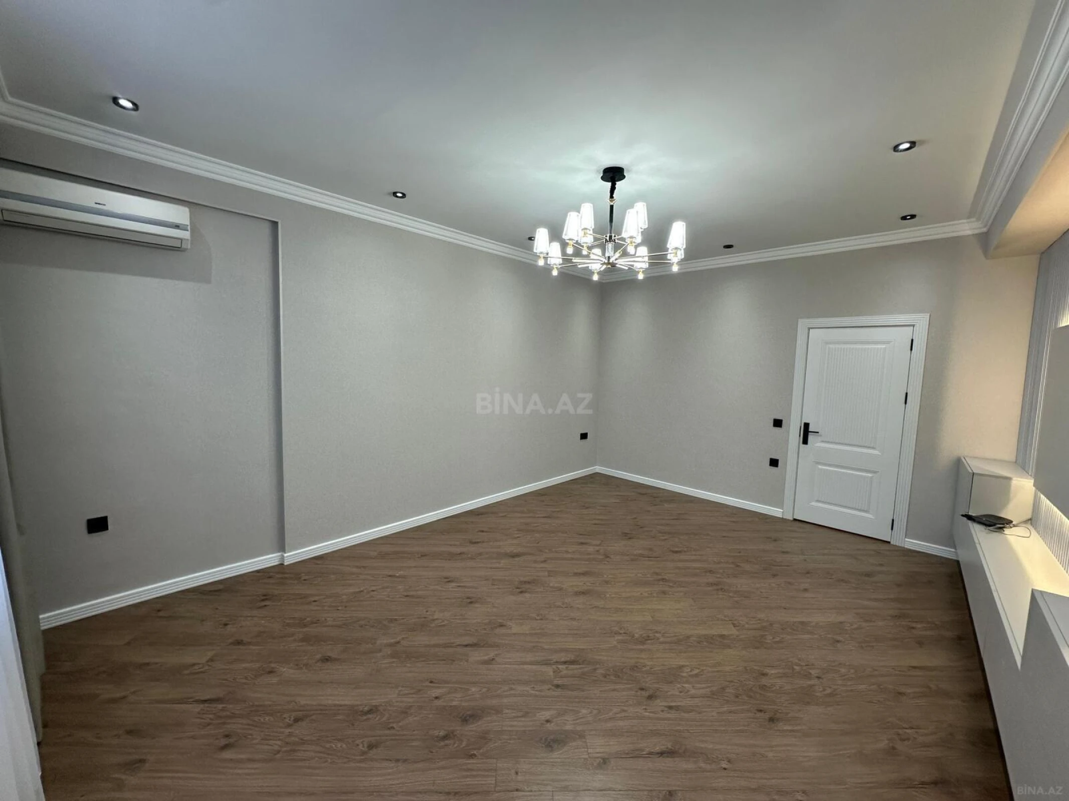 Satılır 2 otaqlı mənzil 96 m²
