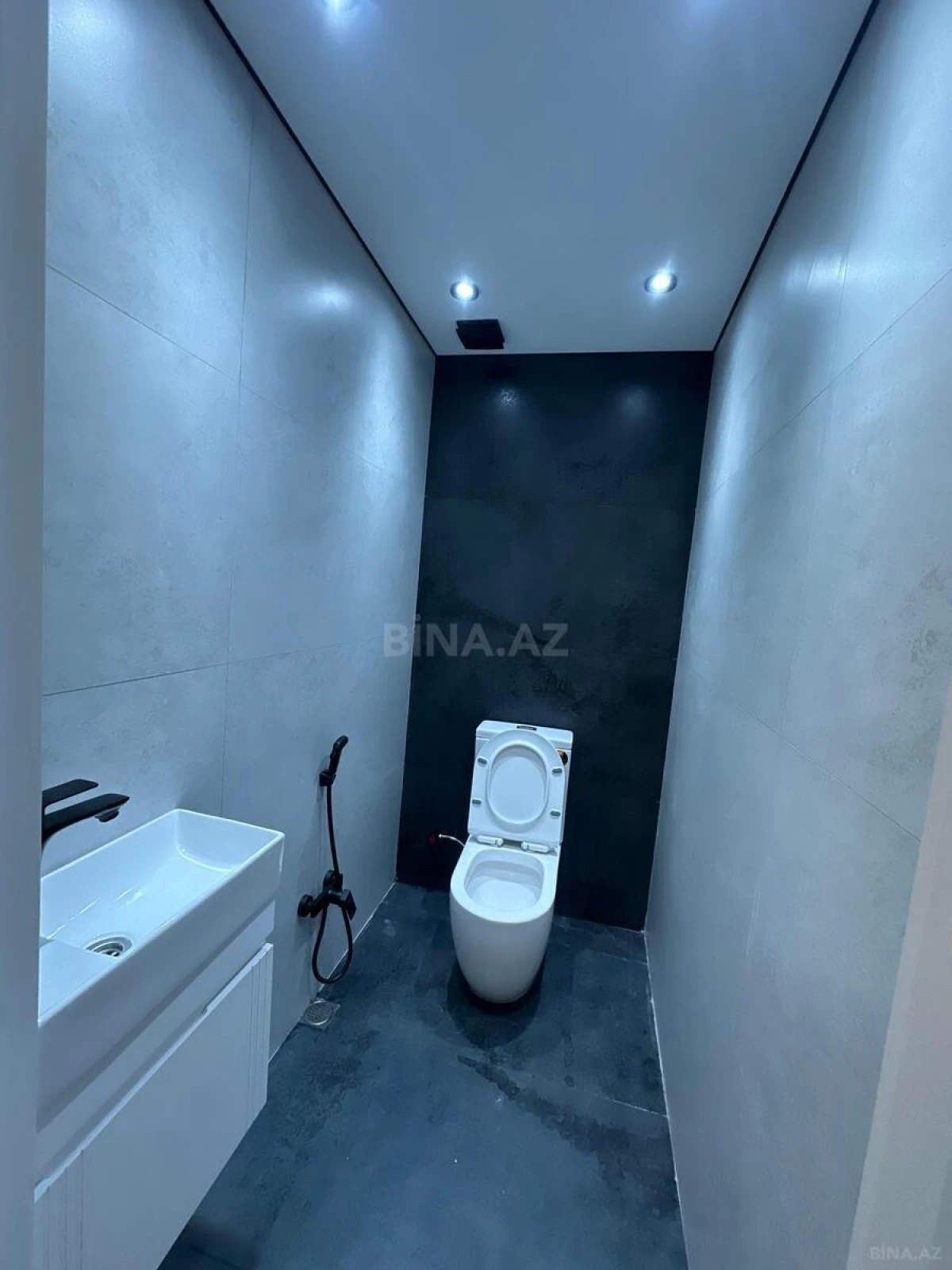 Satılır 2 otaqlı mənzil 96 m²