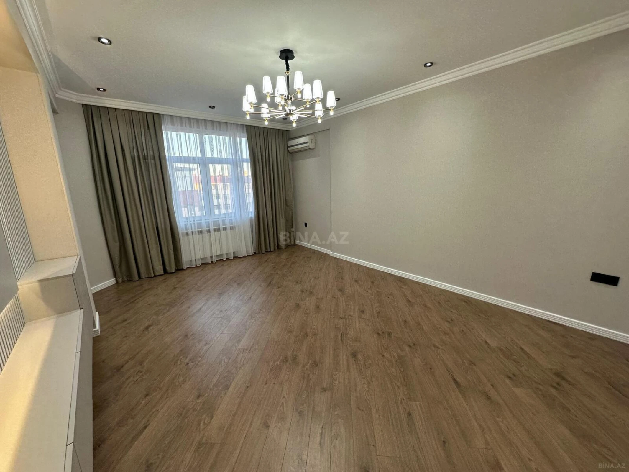 Satılır 2 otaqlı mənzil 96 m²