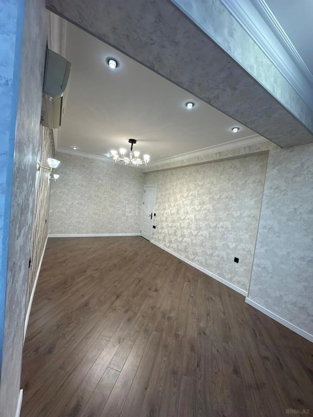 Satılır 2 otaqlı mənzil 96 m²