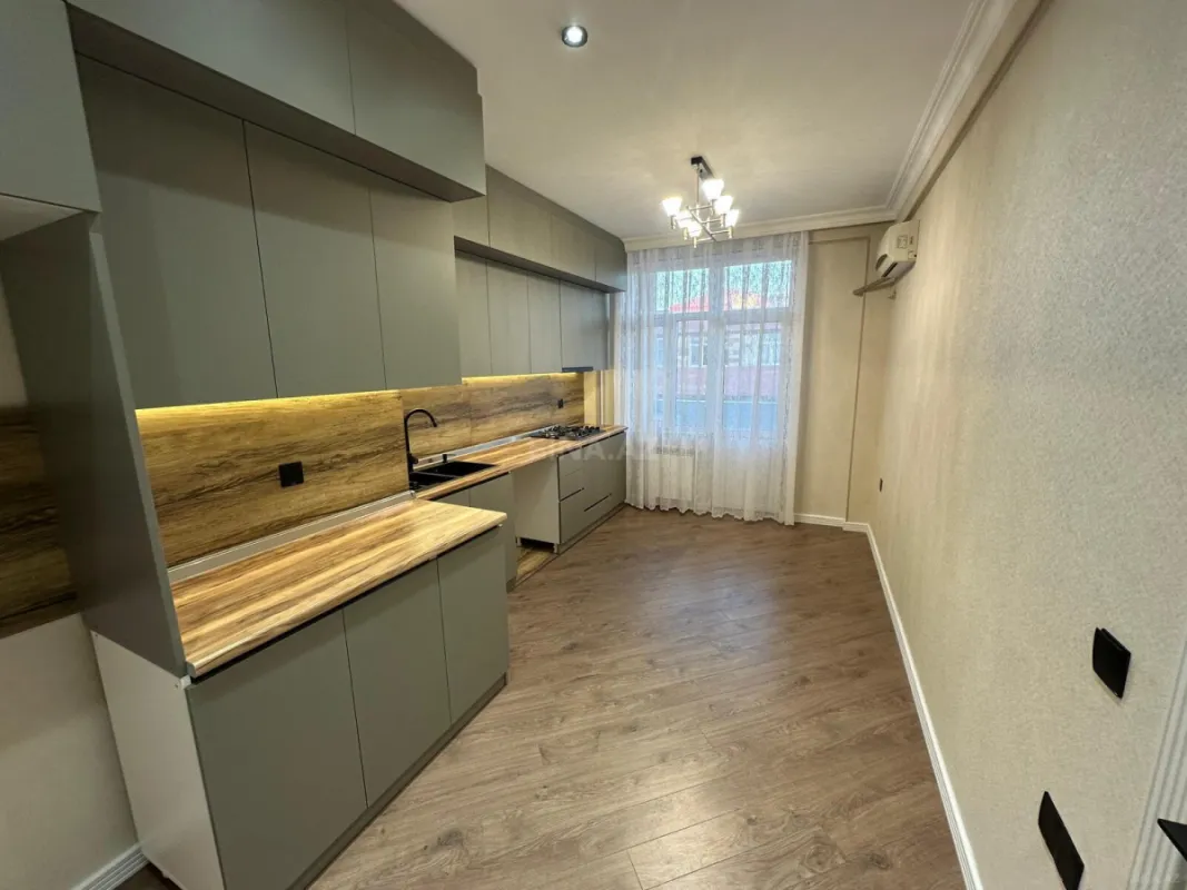 Satılır 2 otaqlı mənzil 96 m²