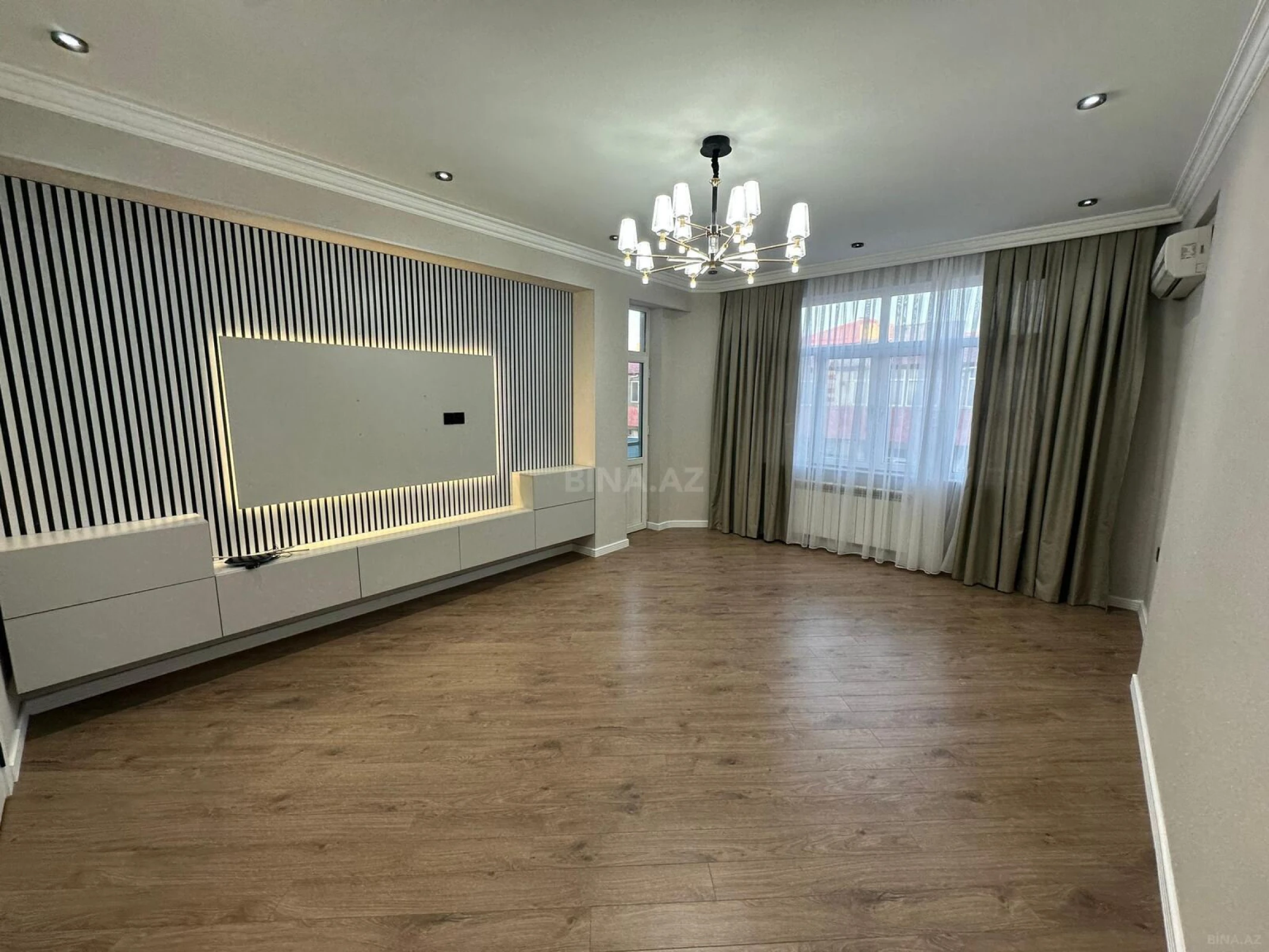 Satılır 2 otaqlı mənzil 96 m²