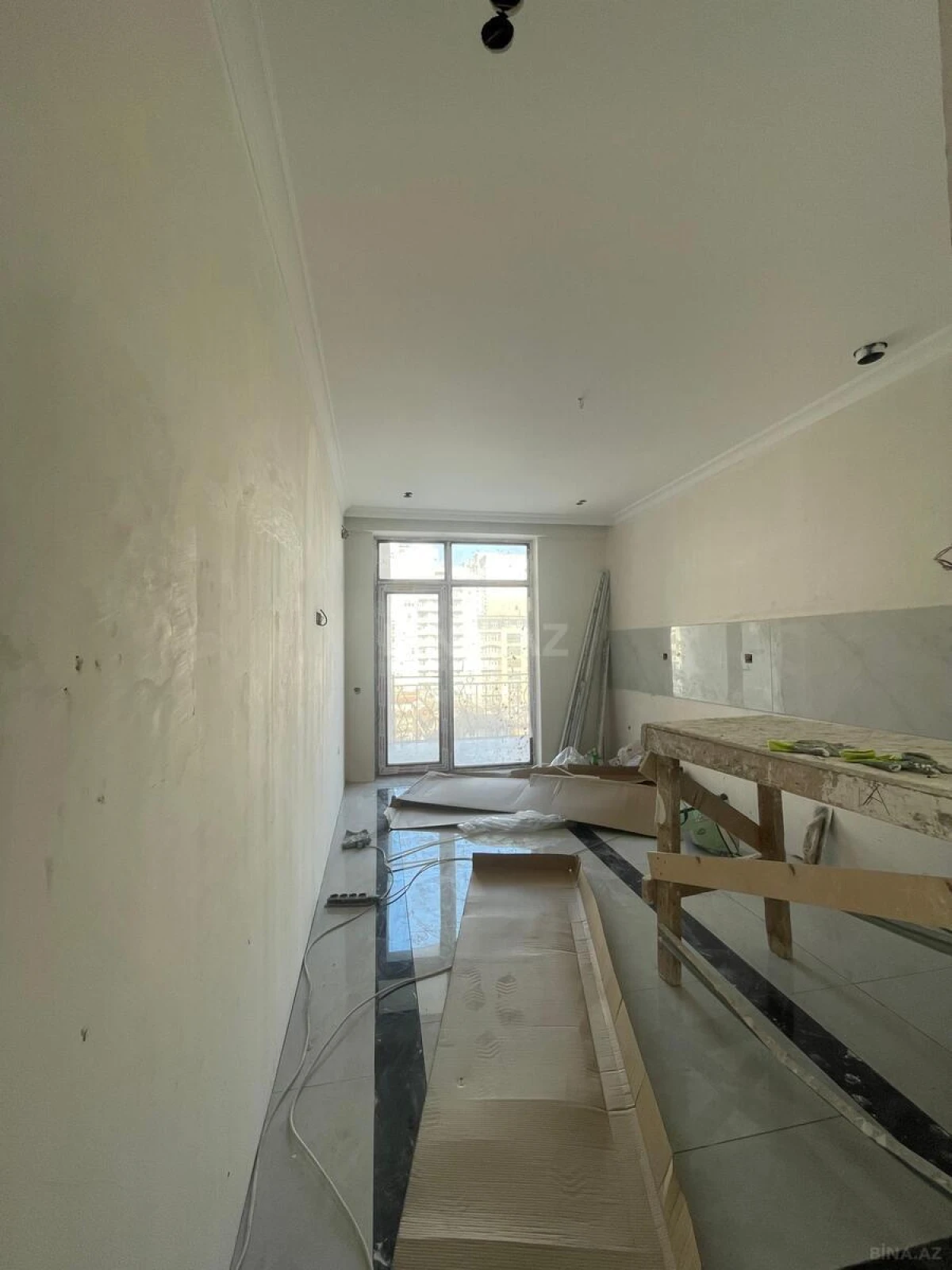 Satılır 3 otaqlı mənzil 139 m²
