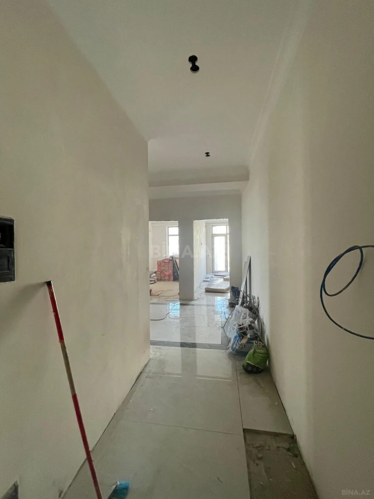 Satılır 3 otaqlı mənzil 139 m²
