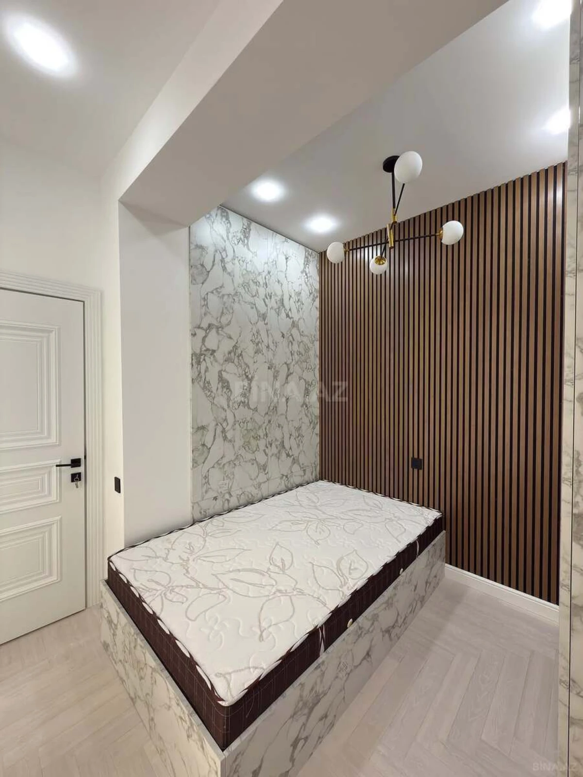 Satılır 3 otaqlı mənzil 117 m²