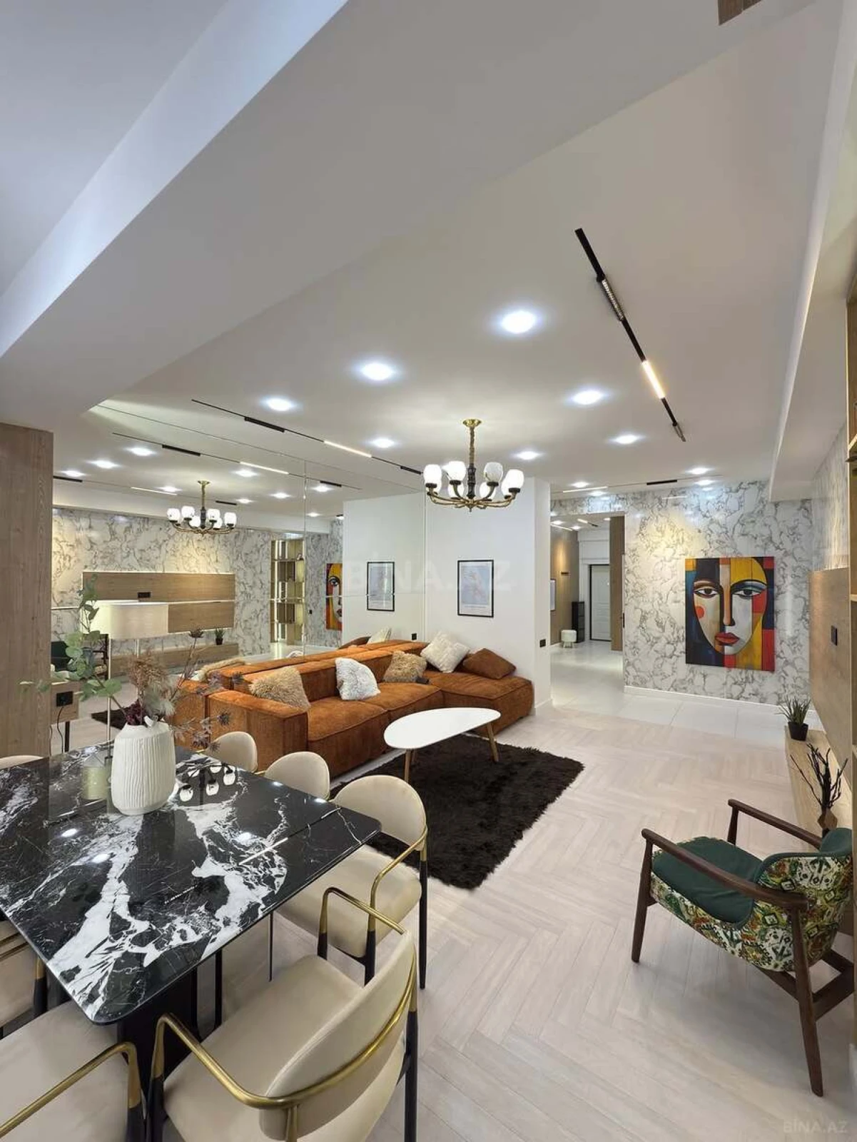 Satılır 3 otaqlı mənzil 117 m²