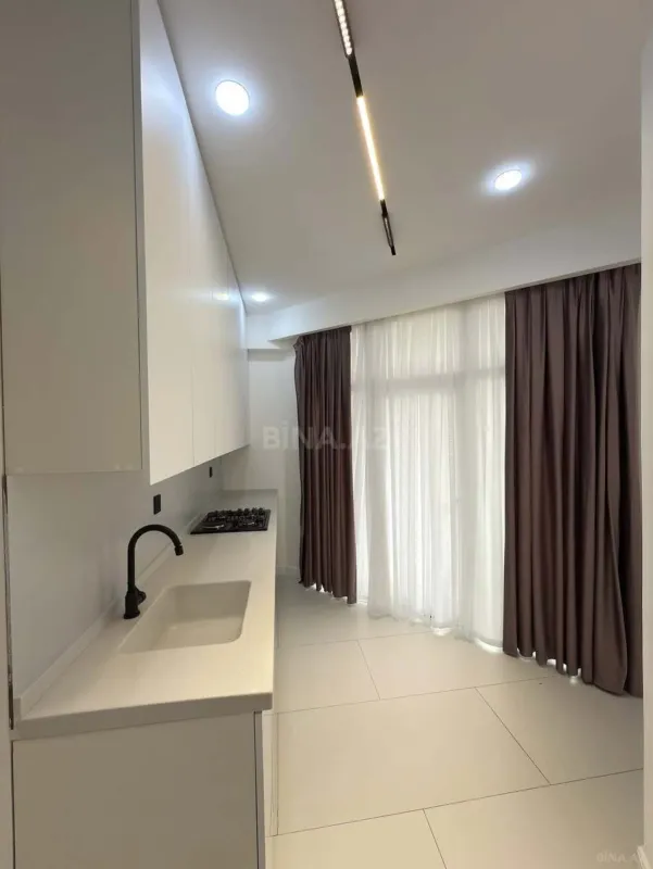 Satılır 3 otaqlı mənzil 117 m²