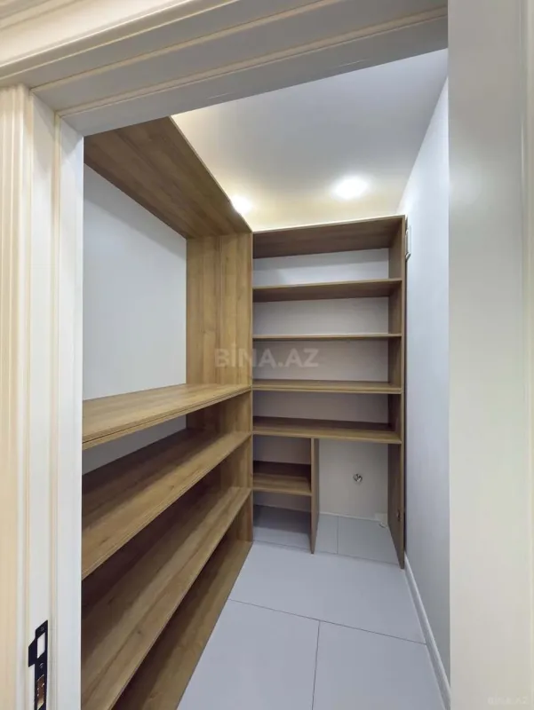 Satılır 3 otaqlı mənzil 117 m²