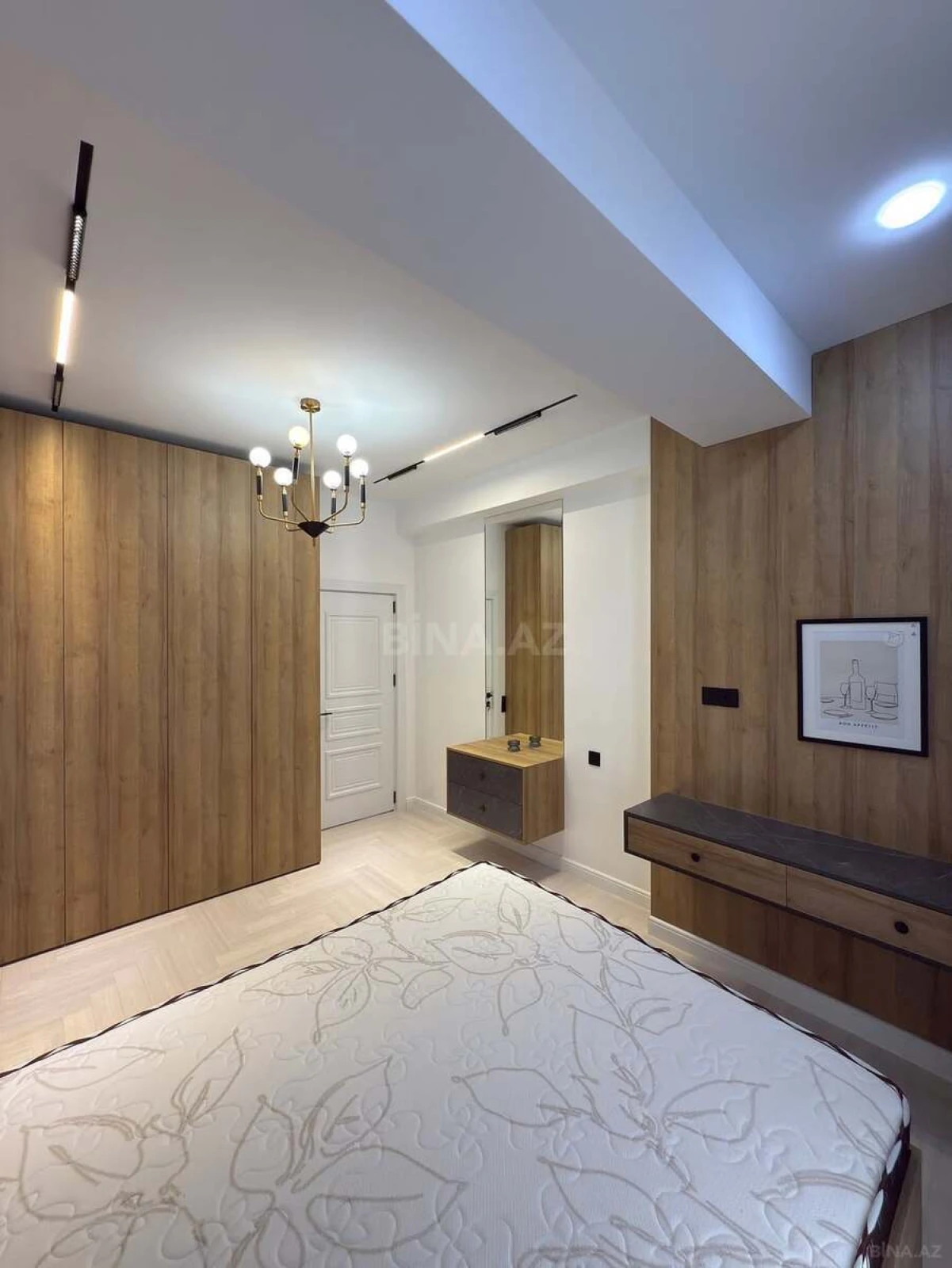 Satılır 3 otaqlı mənzil 117 m²