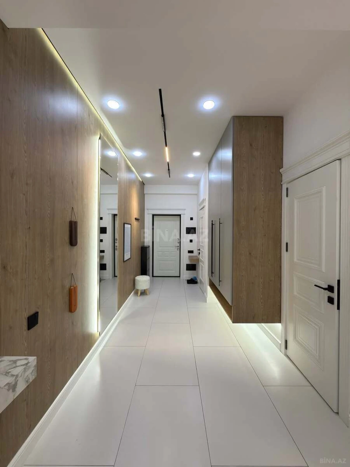 Satılır 3 otaqlı mənzil 117 m²