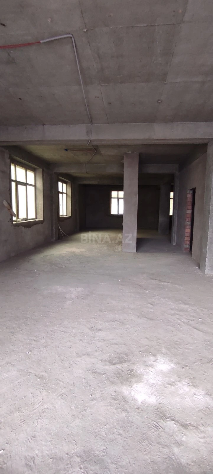 Satılır obyekt 136 m²