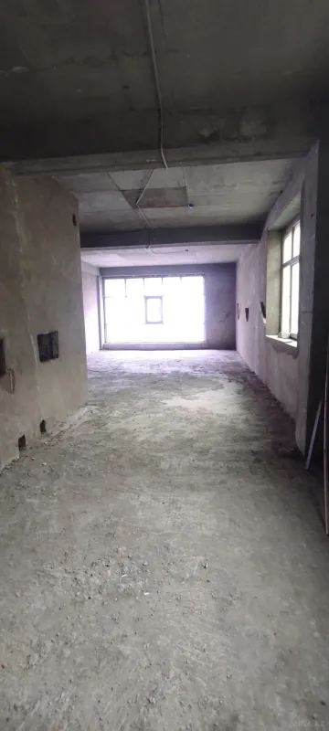 Satılır obyekt 136 m²