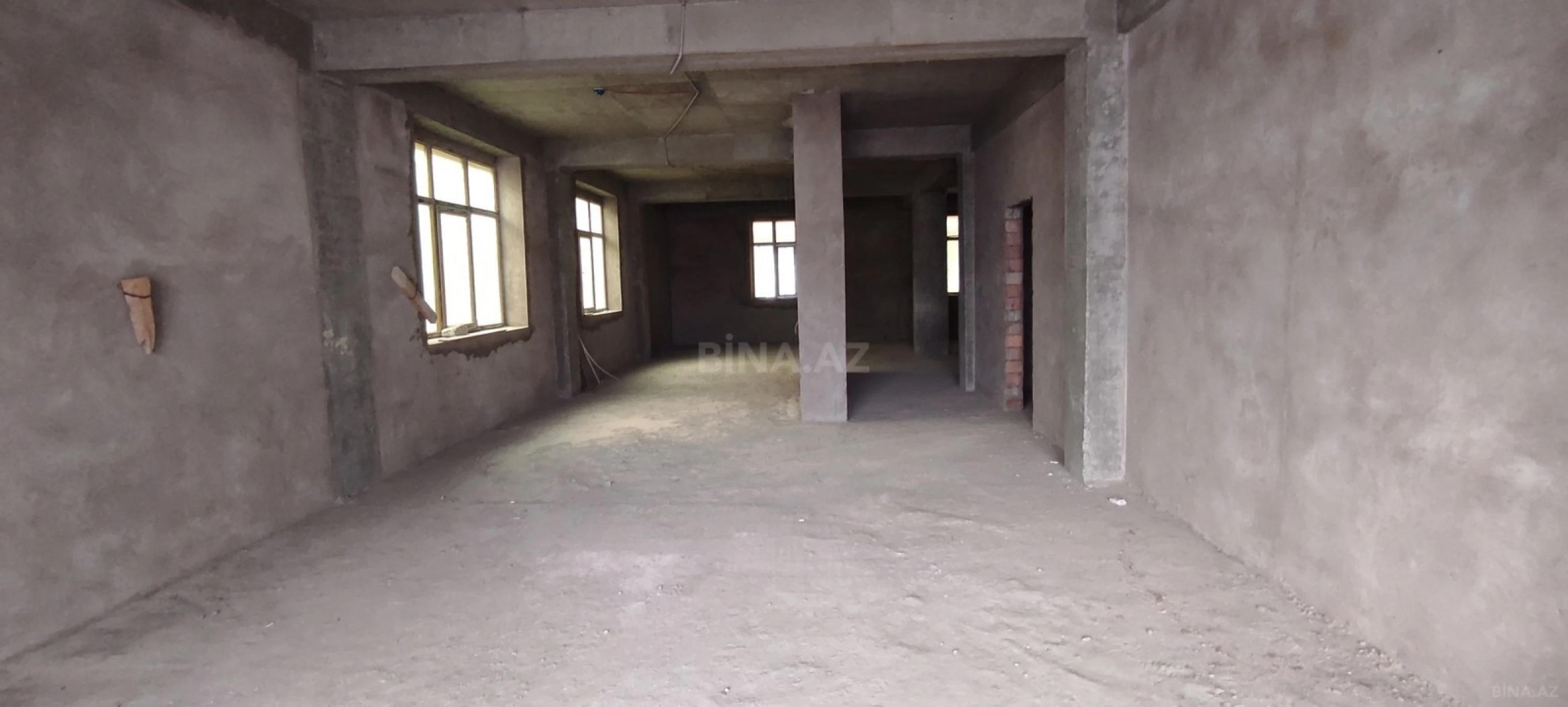 Satılır obyekt 136 m²