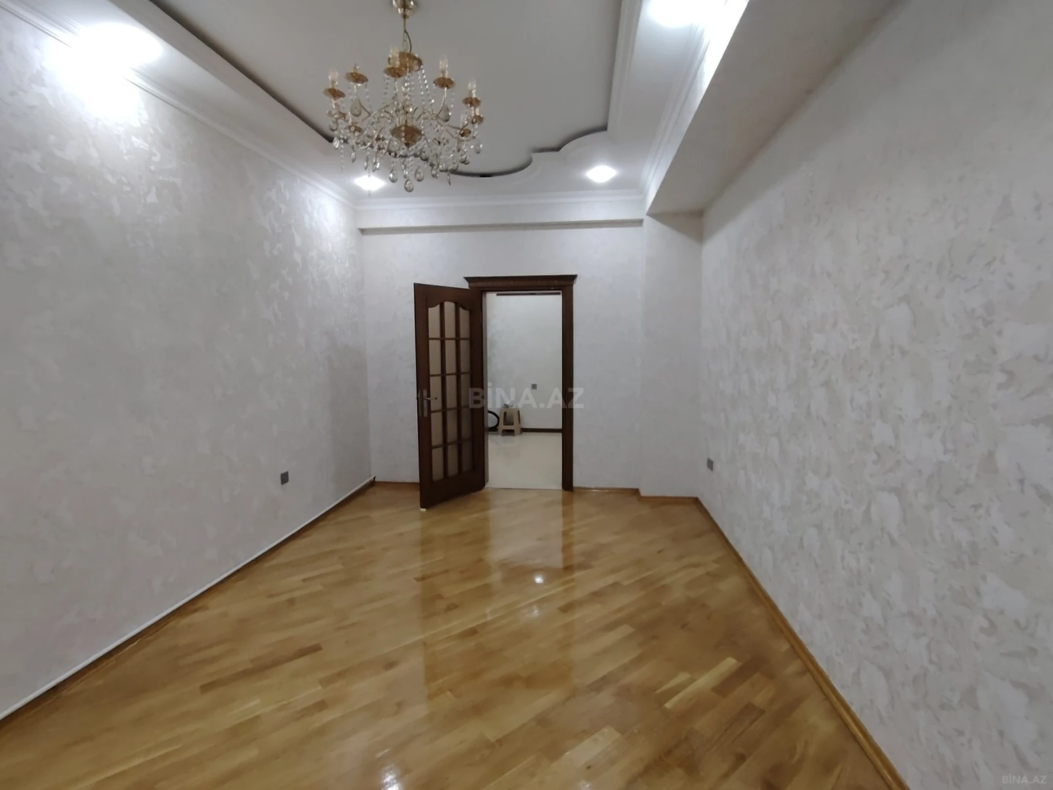 Satılır 2 otaqlı mənzil 65 m²