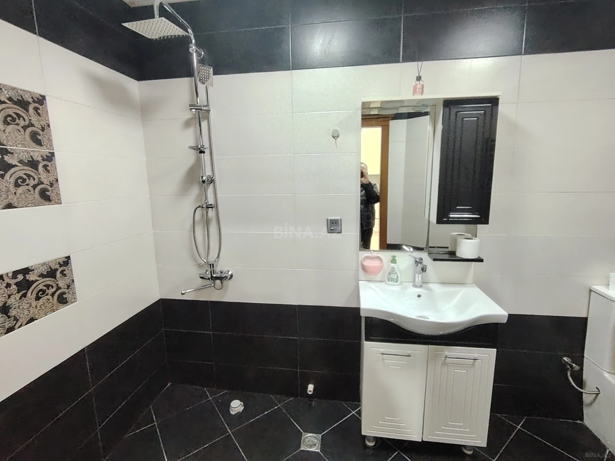 Satılır 2 otaqlı mənzil 65 m²