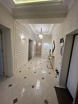 Satılır 3 otaqlı mənzil 135 m²