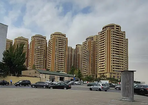 Satılır 3 otaqlı mənzil 135 m² — Bakı 3 otaq 135.00 m²