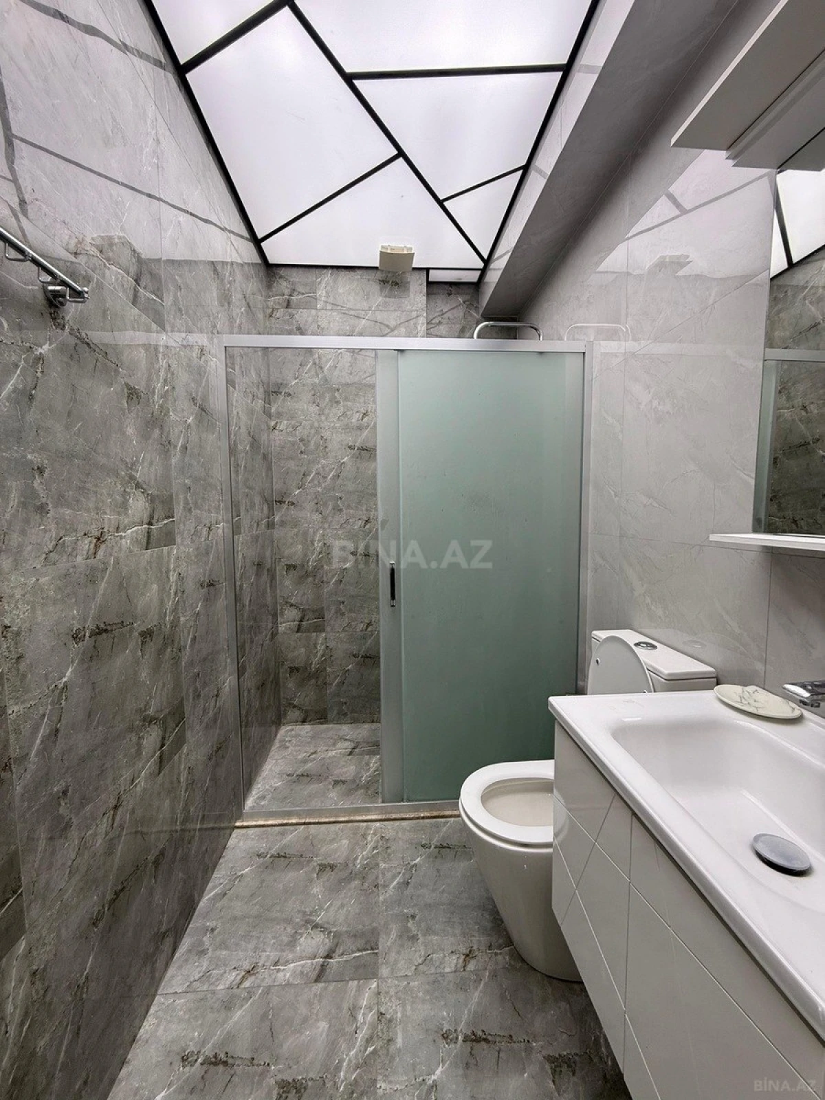 Satılır 2 otaqlı mənzil 60 m²