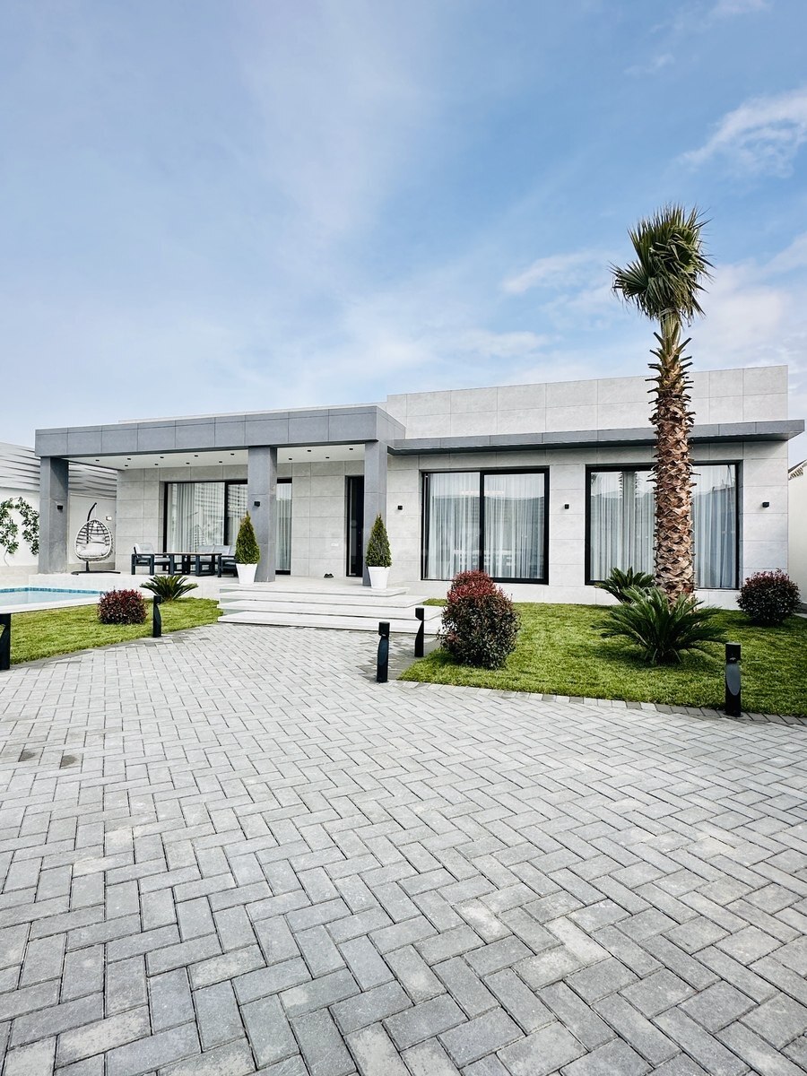 Satılır 5 otaqlı həyət evi 250 m²