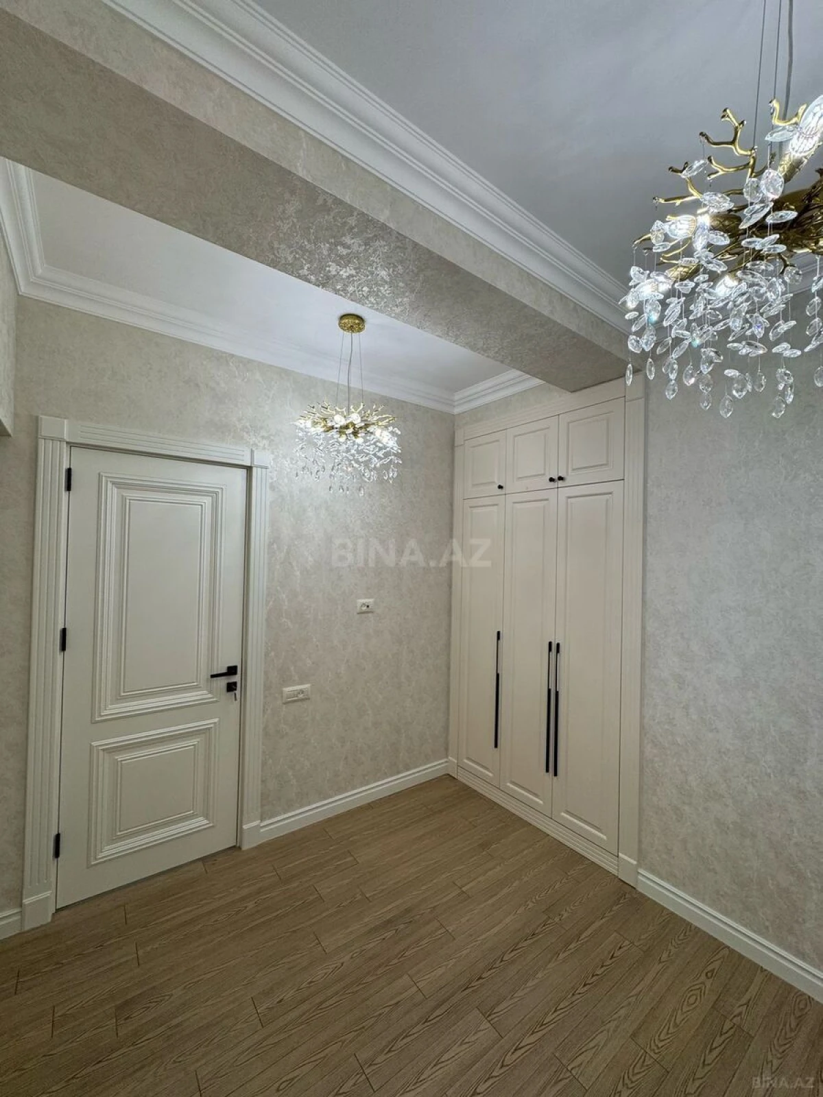 Satılır 3 otaqlı mənzil 95 m²