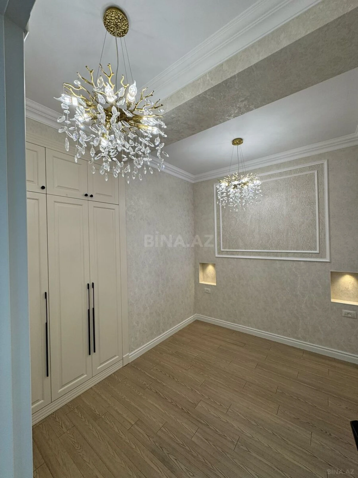 Satılır 3 otaqlı mənzil 95 m²