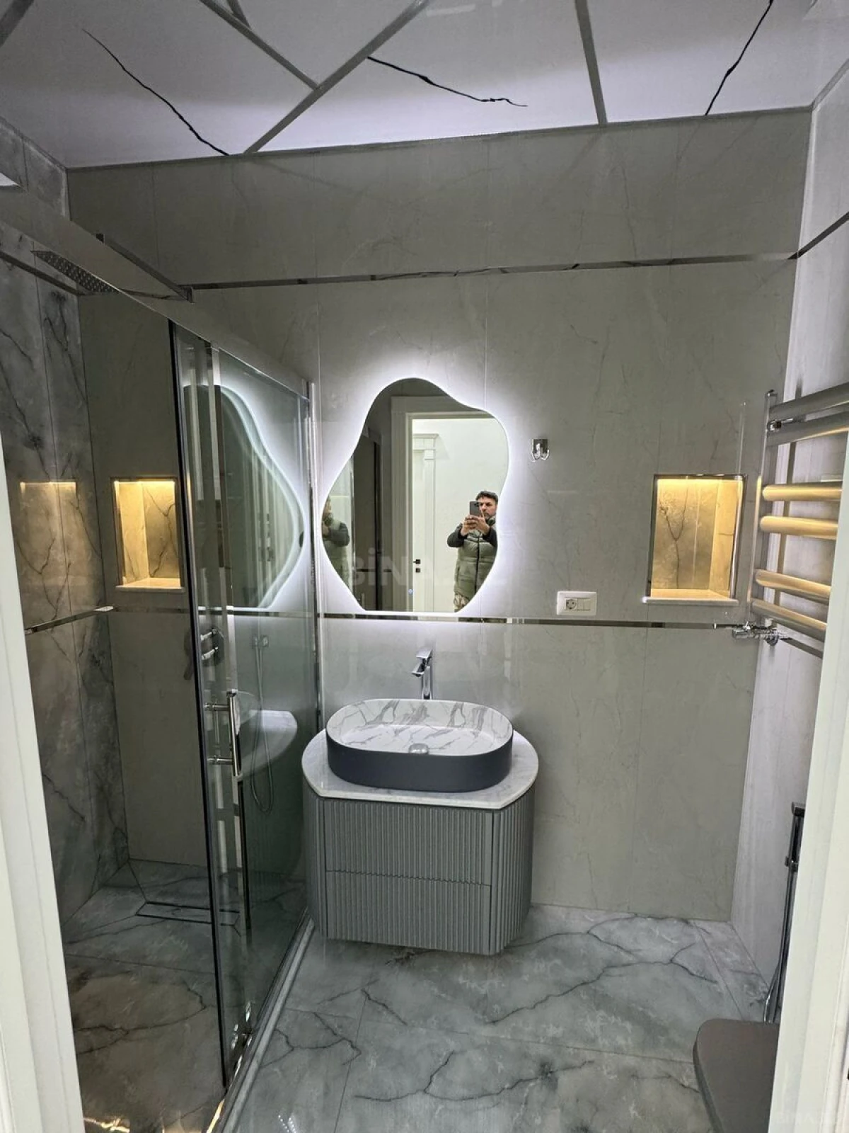 Satılır 3 otaqlı mənzil 95 m²