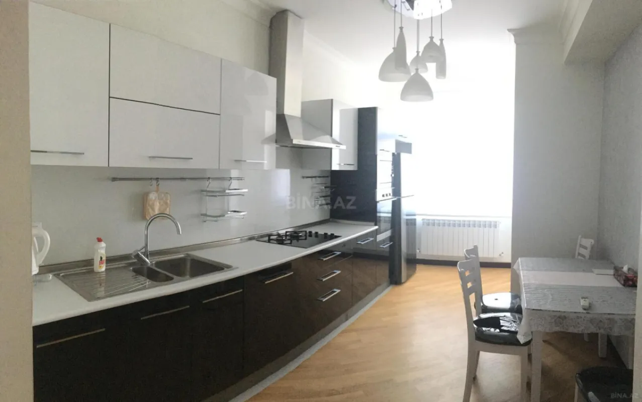 Kirayə verilir 3 otaqlı mənzil 120 m²