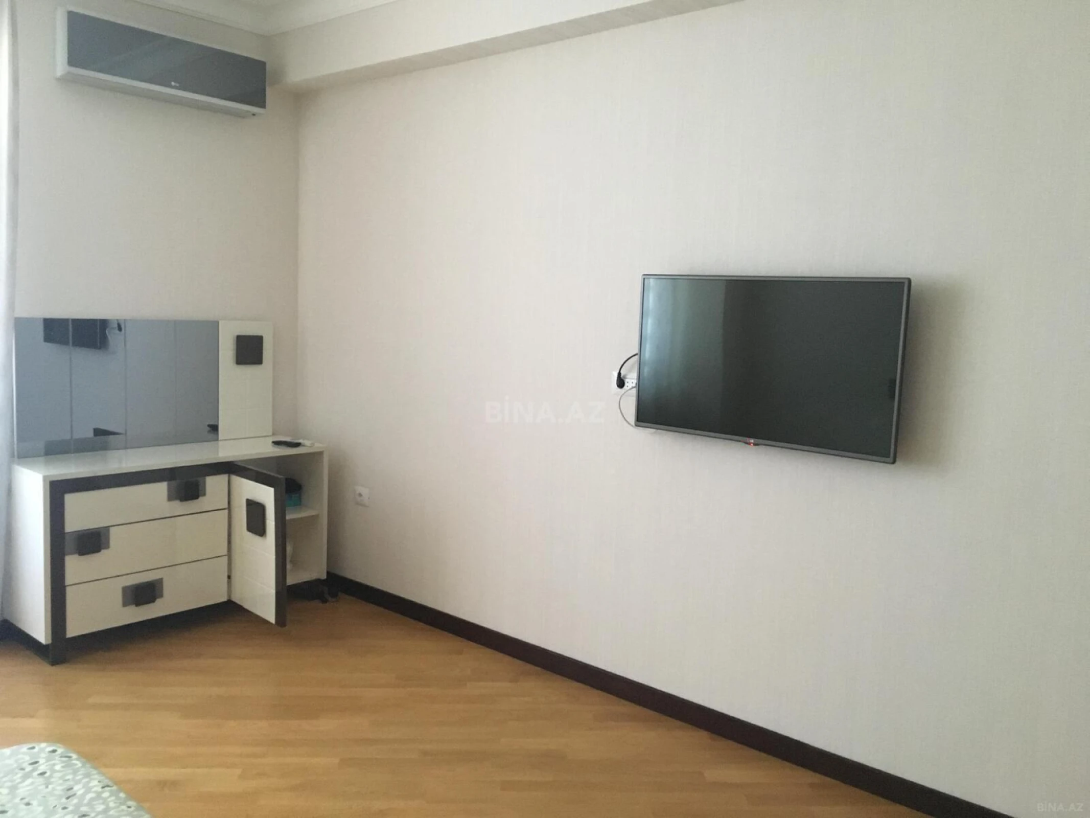 Kirayə verilir 3 otaqlı mənzil 120 m²