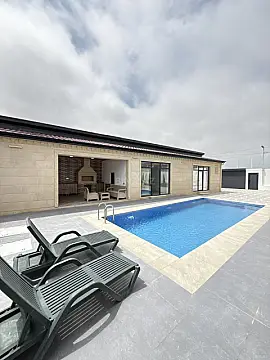 Satılır 5 otaqlı həyət evi 250 m²