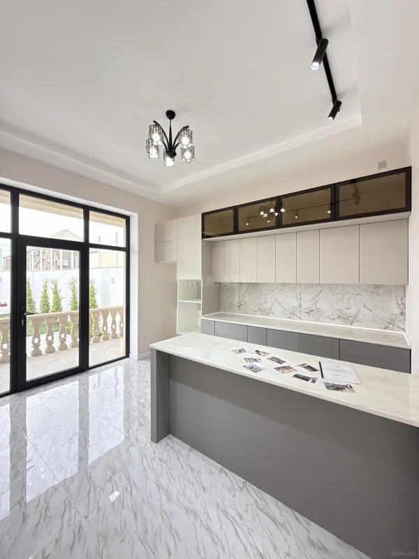 Satılır 5 otaqlı həyət evi 250 m²