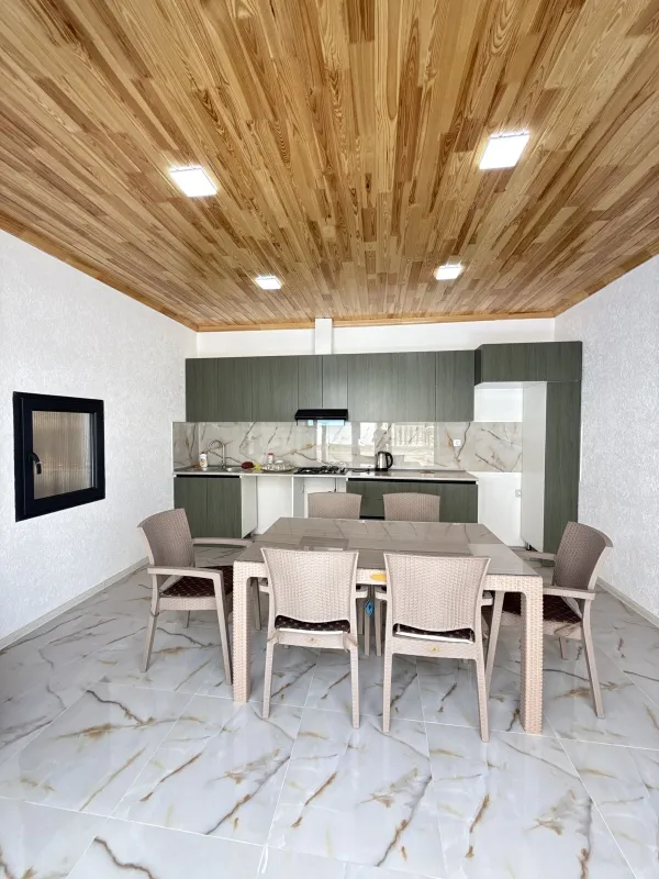 Satılır 5 otaqlı həyət evi 250 m²