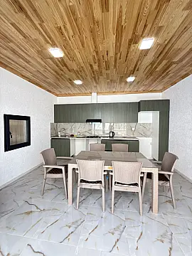 Satılır 5 otaqlı həyət evi 250 m²