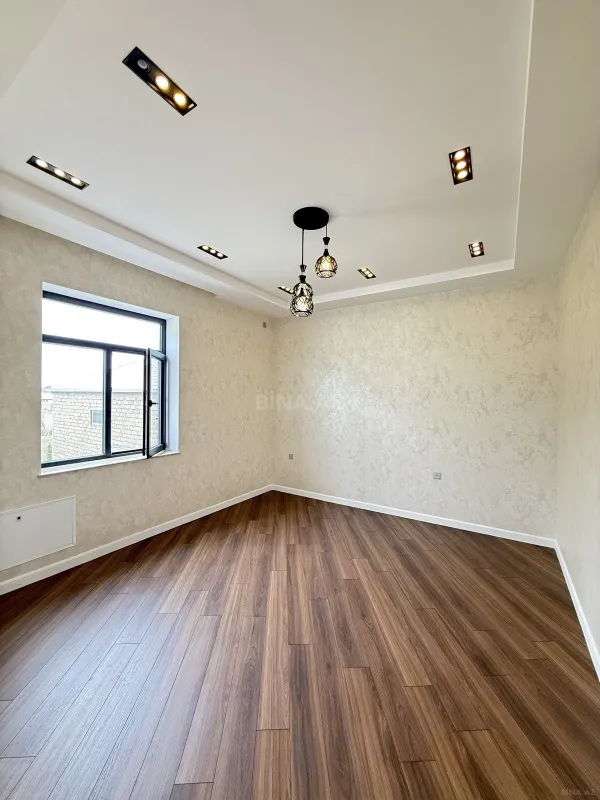 Satılır 5 otaqlı həyət evi 250 m²