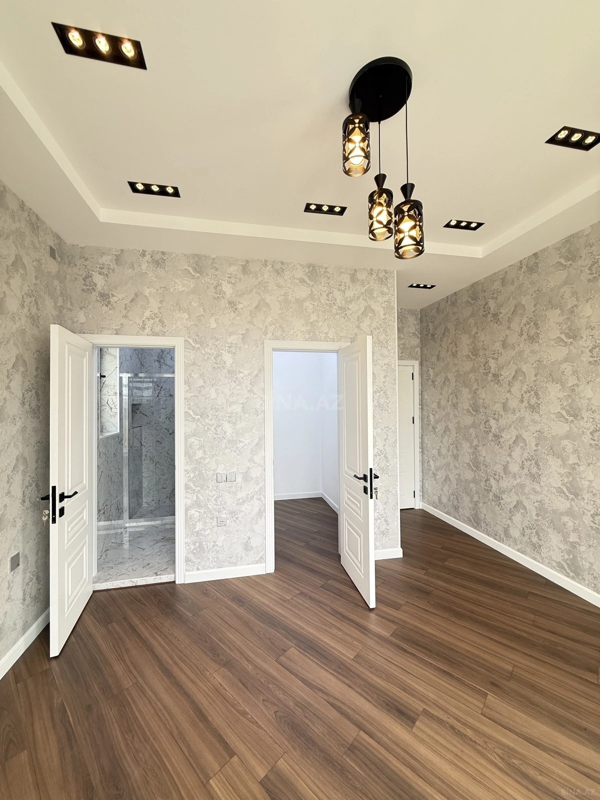 Satılır 5 otaqlı həyət evi 250 m²