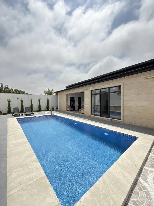 Satılır 5 otaqlı həyət evi 250 m²