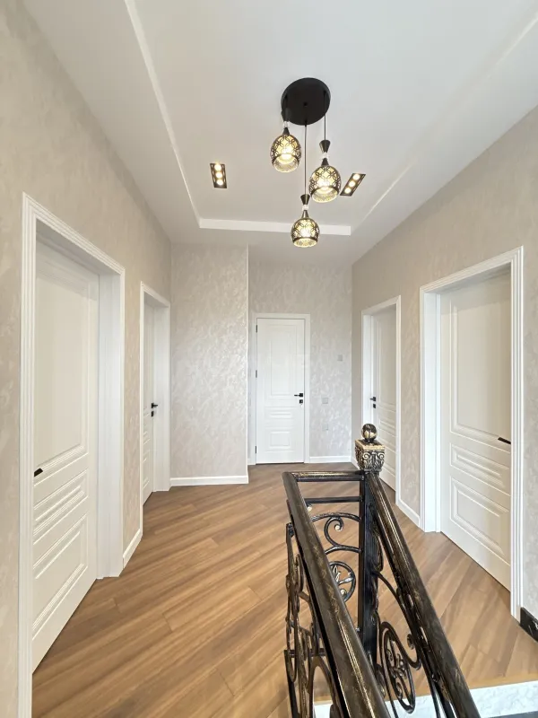 Satılır 5 otaqlı həyət evi 250 m²