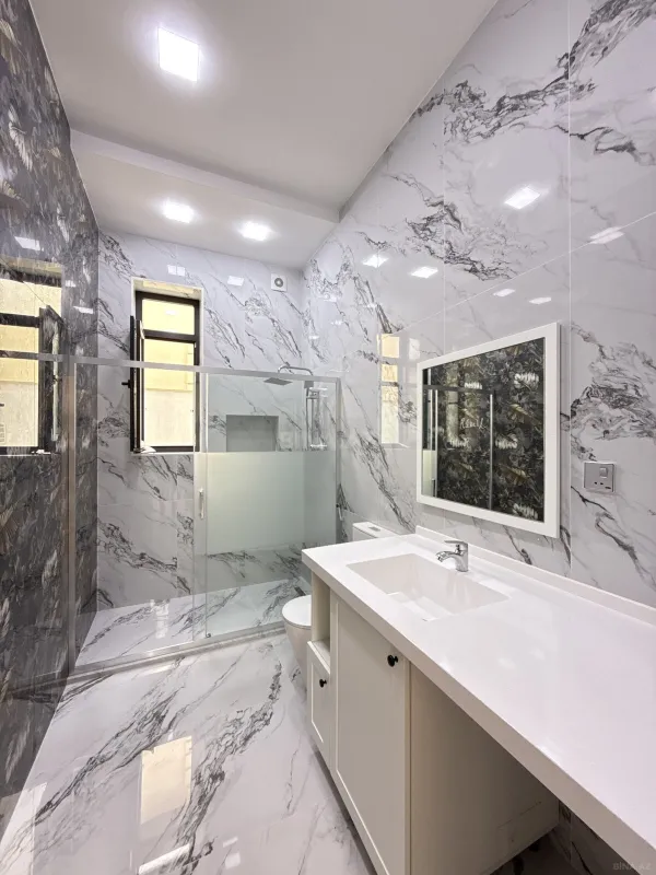 Satılır 5 otaqlı həyət evi 250 m²