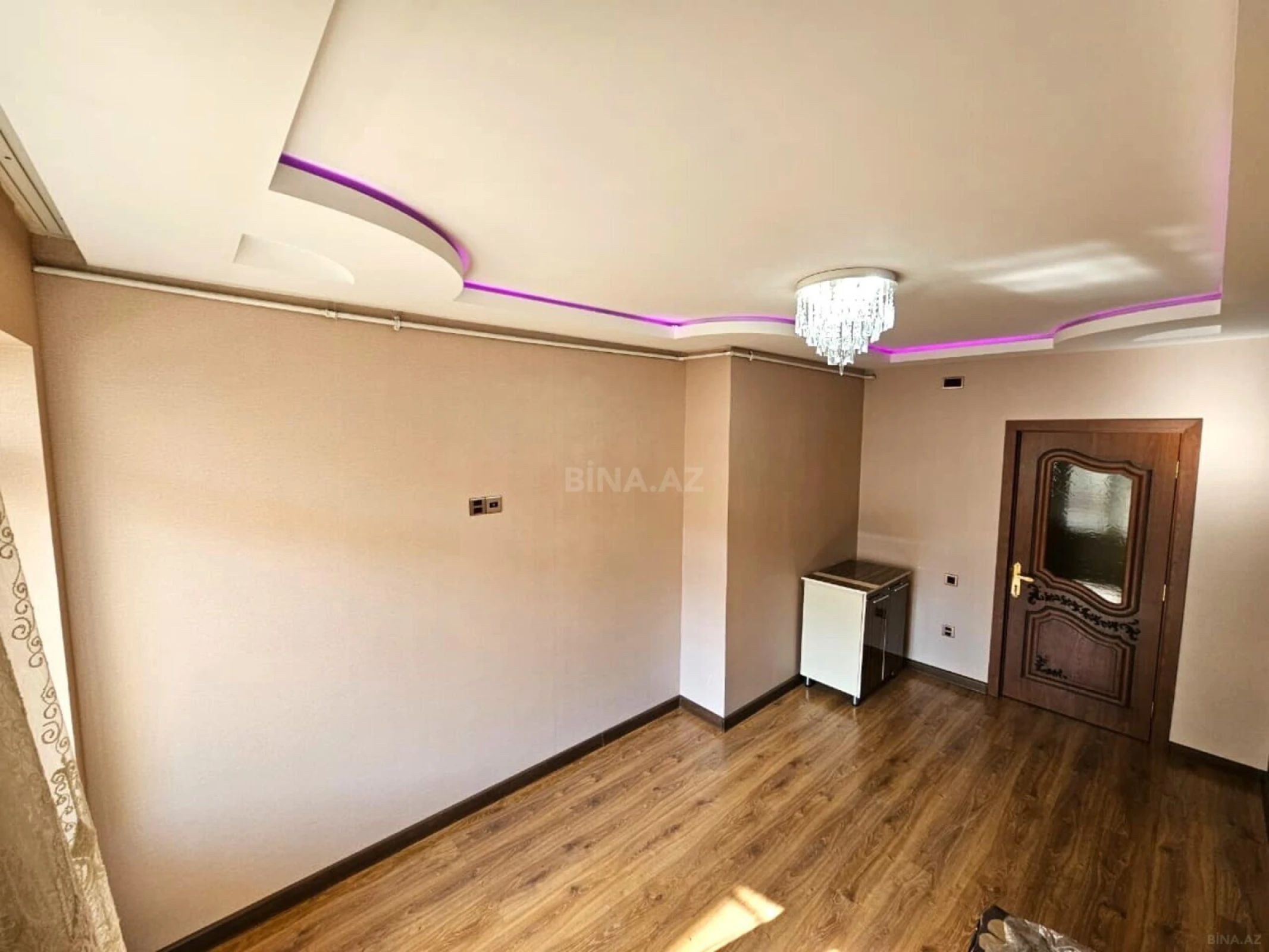 Satılır 3 otaqlı mənzil 105 m²