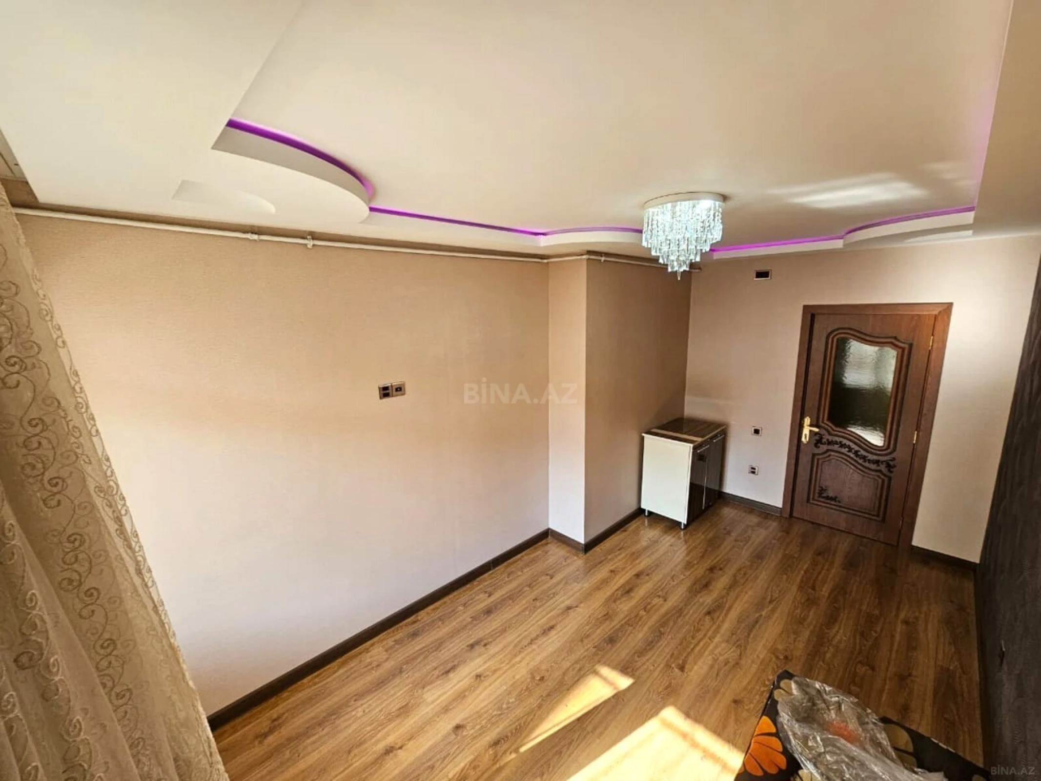 Satılır 3 otaqlı mənzil 105 m²