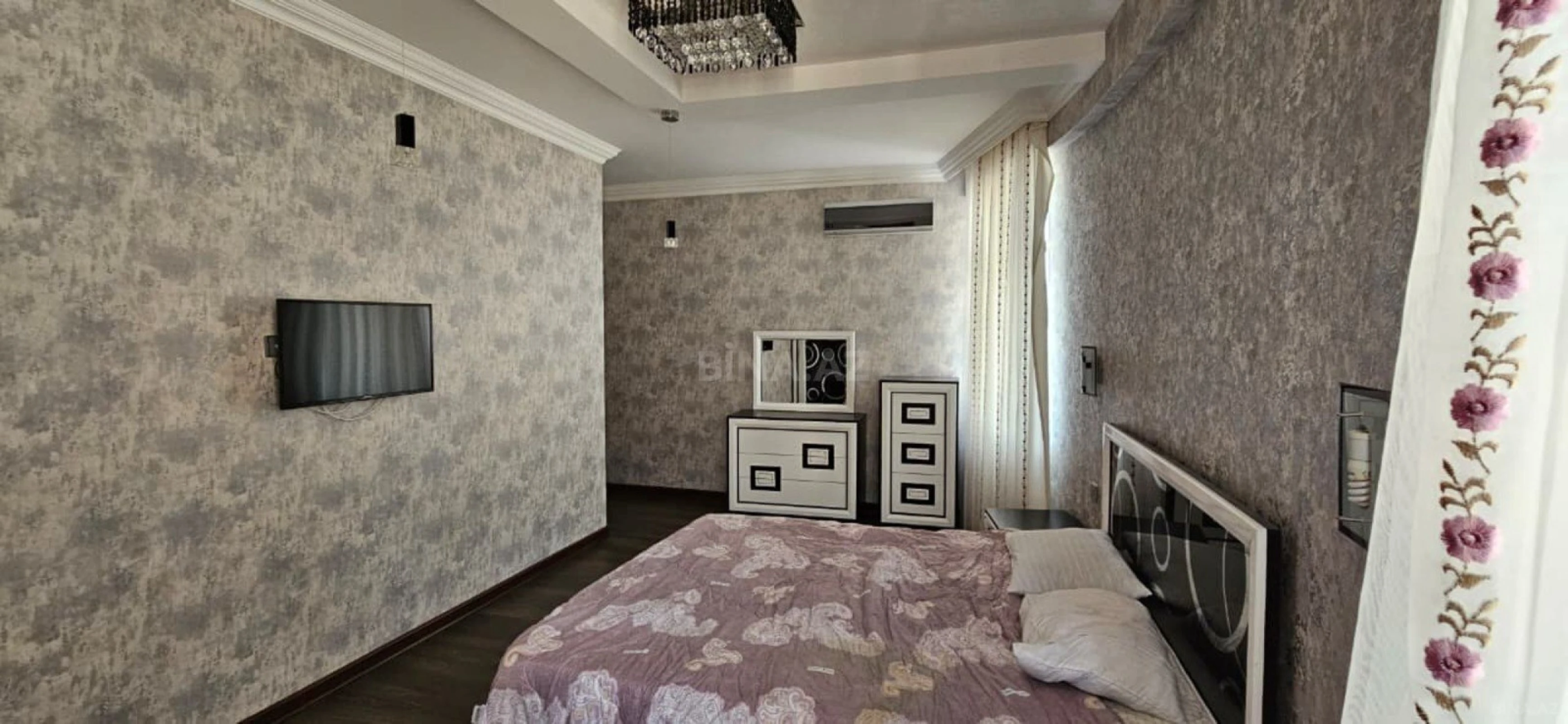 Kirayə verilir 4 otaqlı mənzil 182 m²