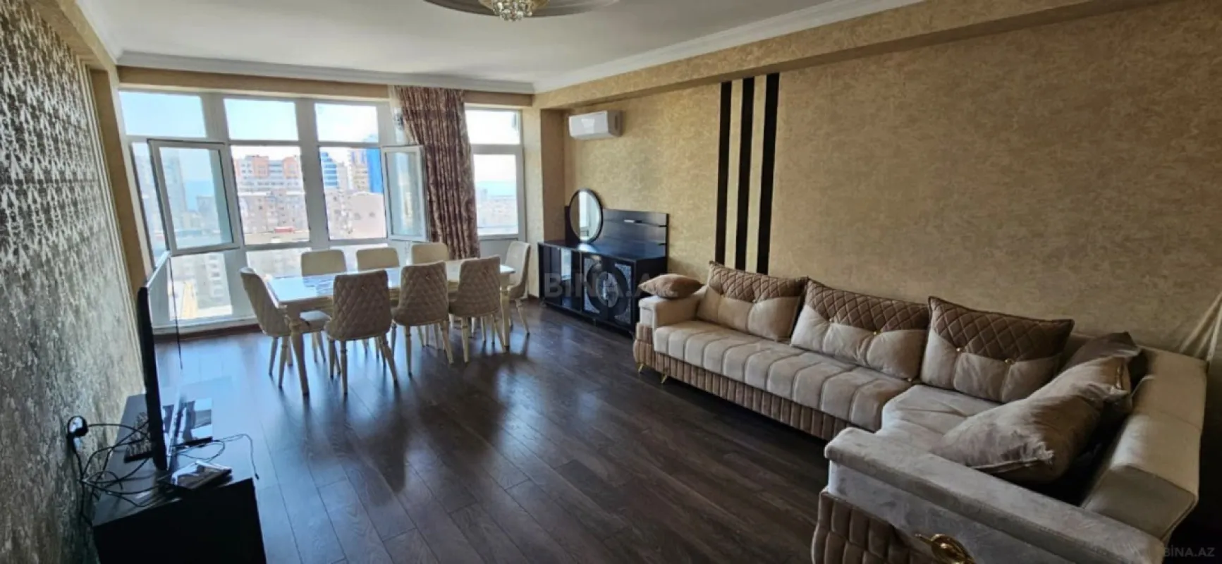 Kirayə verilir 4 otaqlı mənzil 182 m²