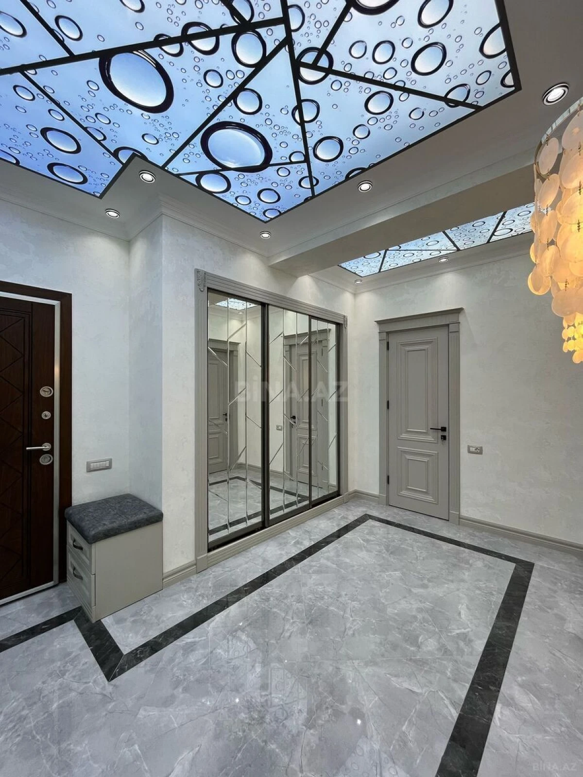 Satılır 2 otaqlı mənzil 100 m²