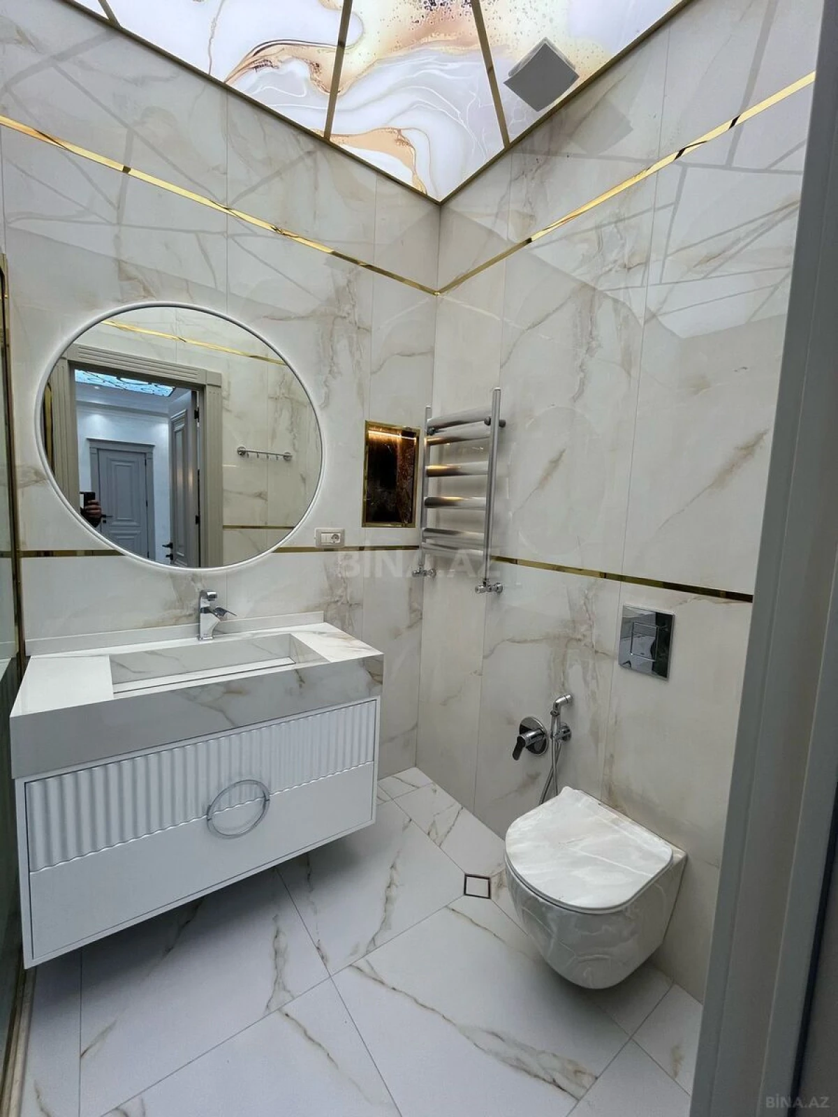 Satılır 2 otaqlı mənzil 100 m²