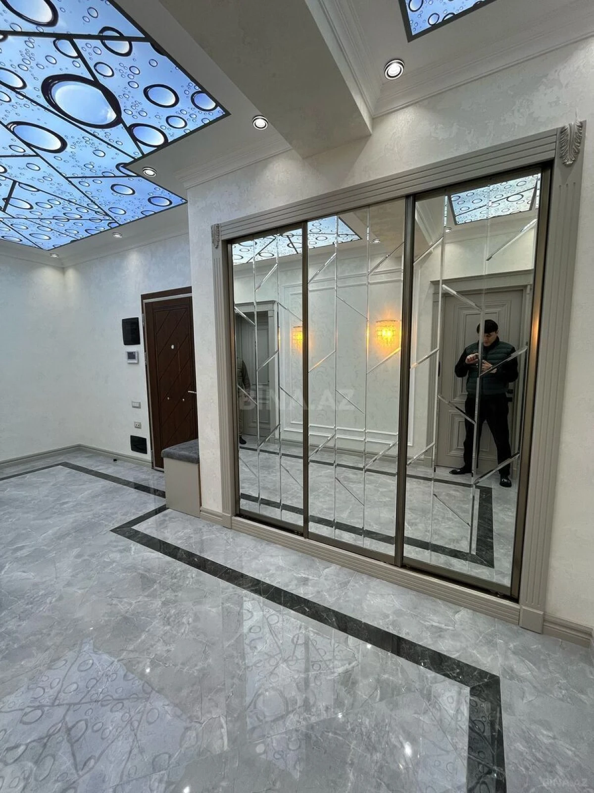 Satılır 2 otaqlı mənzil 100 m²